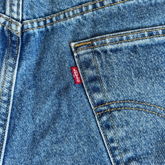 Levi’s Vintage 550 Relaxed Fit cut off shorts Size 33 - Picture 3 of 7